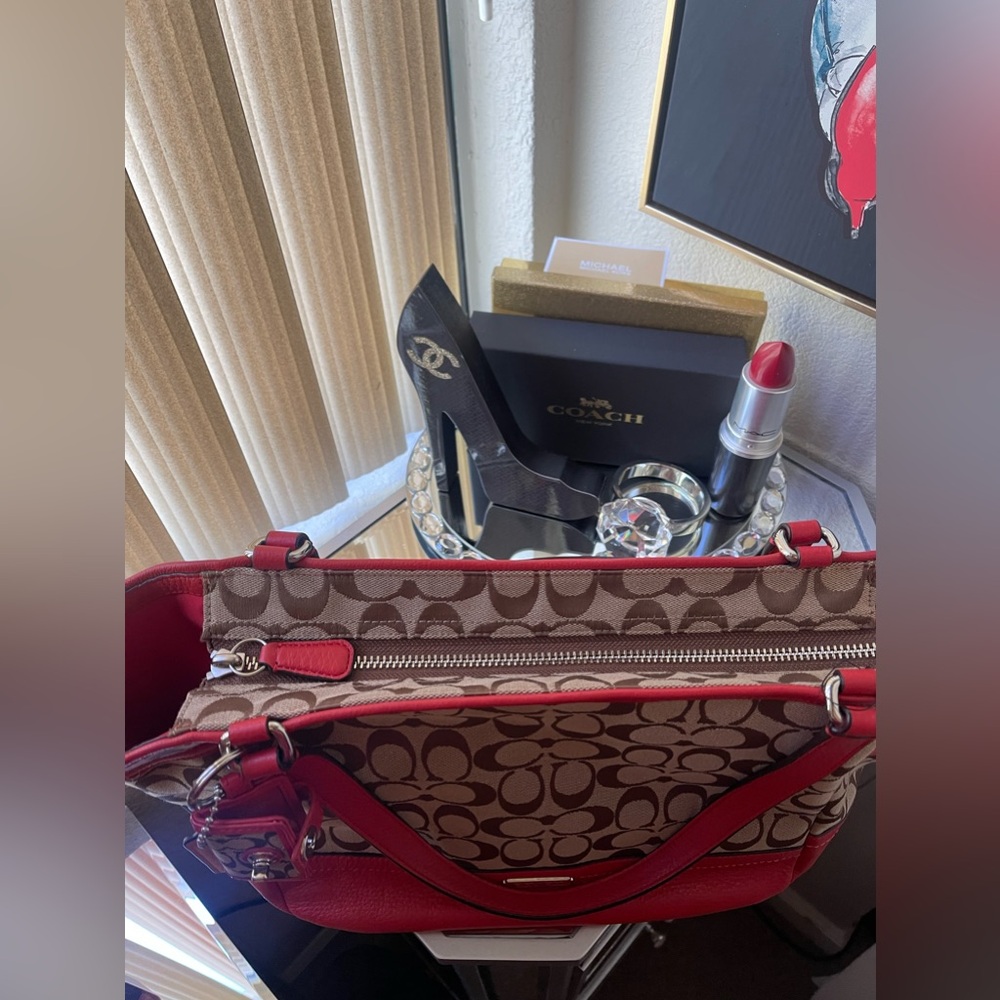 Coach Handbag - Picture 5 of 6